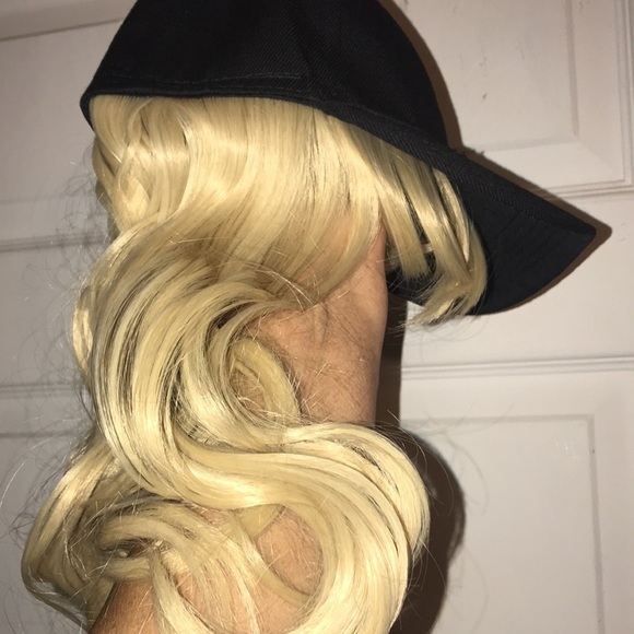 NIP Black Cap with Blonde Hair Extension main image 4